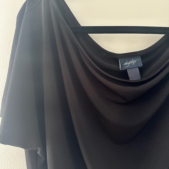 Off Shoulder Top - Picture 6 of 8